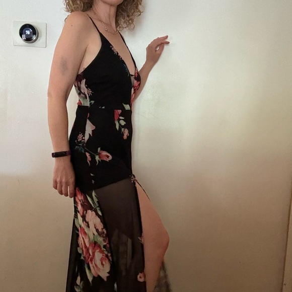 Black jumper/dress with flowers - Picture 5 of 6